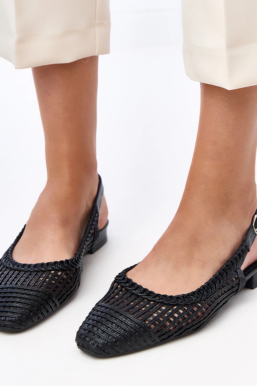 Ballerines noires ajourées à talon... Ballerines noires ajourées à talon...