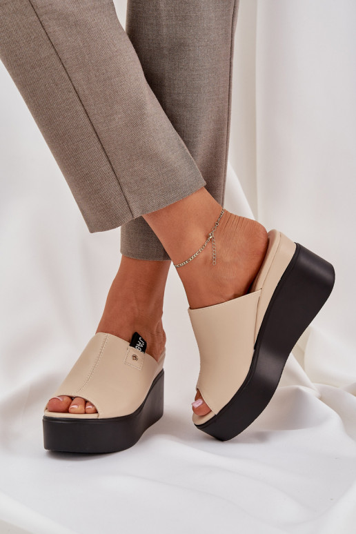 Chaussons avec une plateforme I Koturnie Eko Peau beige Eridoria