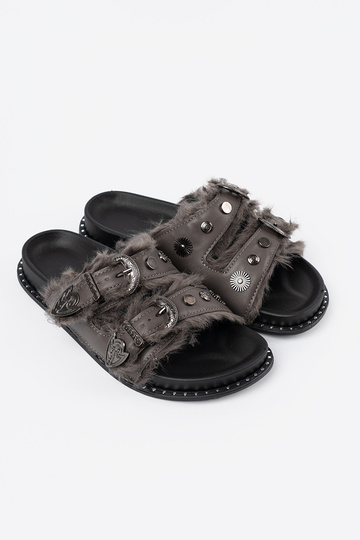 couleur grise Chaussons avec un manteau de fourrure i ćÀiekami