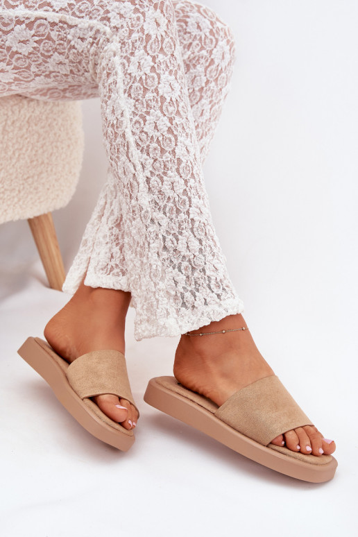 Pantoufles pour femmes avec une plateforme Z en daim écologiqueu beige Jorina