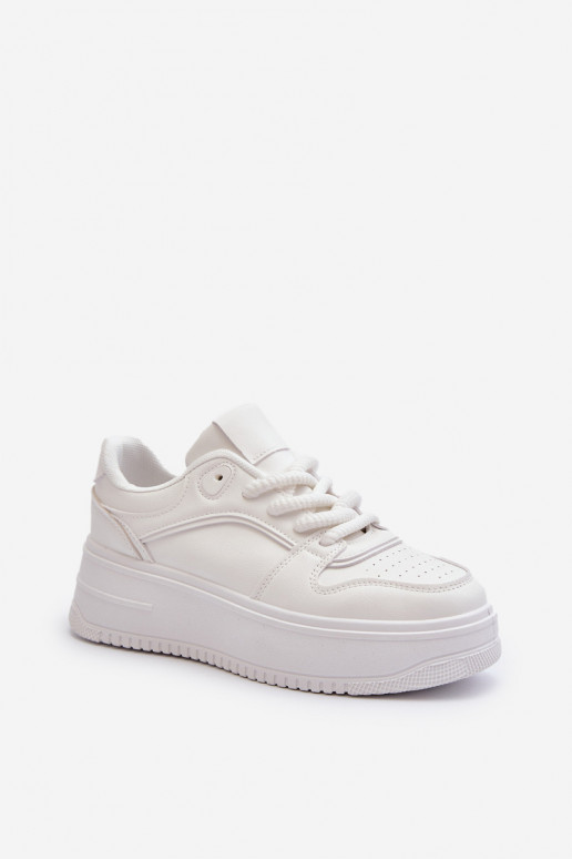 Chaussures modèle baskets avec plateforme en cuir écologique de couleur blanc Vhisper