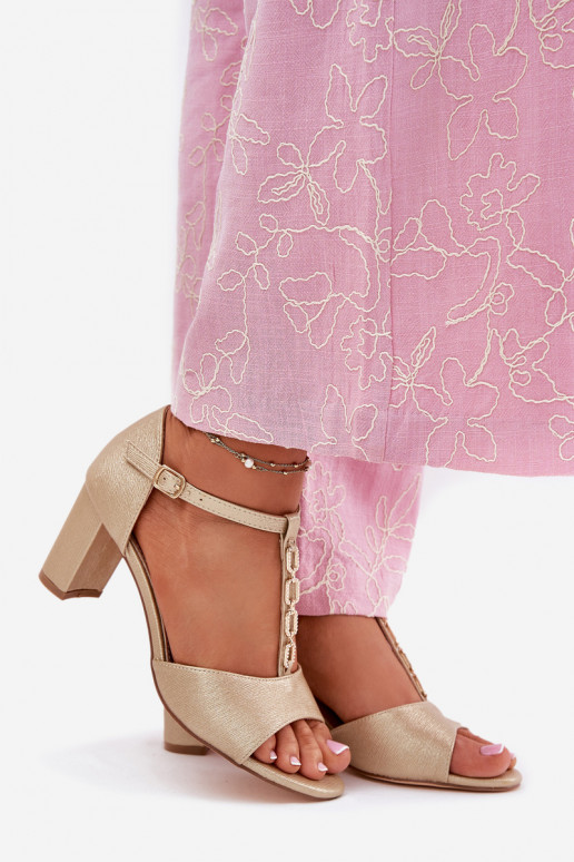 Sandales à talons hauts pour femme avec des talons décorés en cuir écologique couleur dorée Triavera