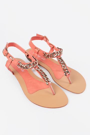 corail des sandales chaussons avec une chaîne