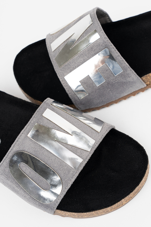 Chaussons z métalliquem naimpressioniem ONE