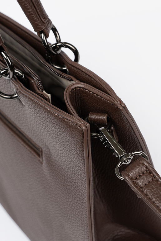 Acheteurka kaÀoÀa z tłoczonym napisem