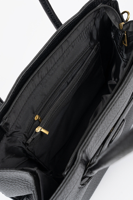 Un classique Sac à main noir sur l épaule Un classique Sac à main noir sur l épaule