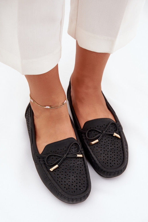 mocassins pour femmes avec des éléments ajourés I DANSiązaniem couleur noire Mirisa mocassins pour femmes avec des éléments ajourés I DANSiązaniem couleur noire Mirisa