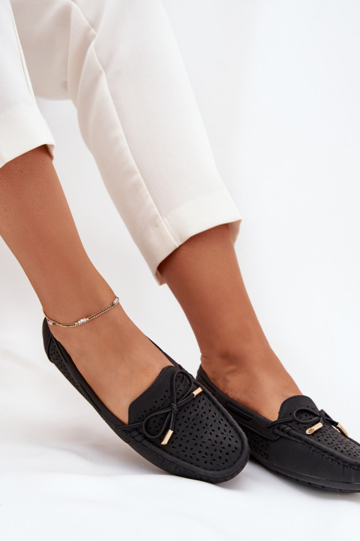 mocassins pour femmes avec des éléments ajourés I DANSiązaniem couleur noire Mirisa mocassins pour femmes avec des éléments ajourés I DANSiązaniem couleur noire Mirisa