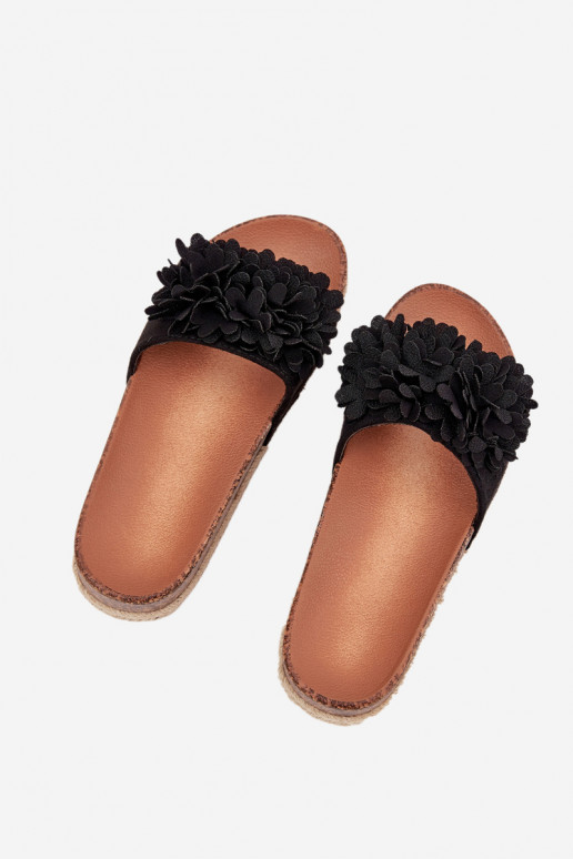 Pantoufles pour femmes avec une plateforme Avec des décorationsi avec des motifs florauxkami couleur noire Tessara Pantoufles pour femmes avec une plateforme Avec des décorationsi avec des motifs florauxkami couleur noire Tessara