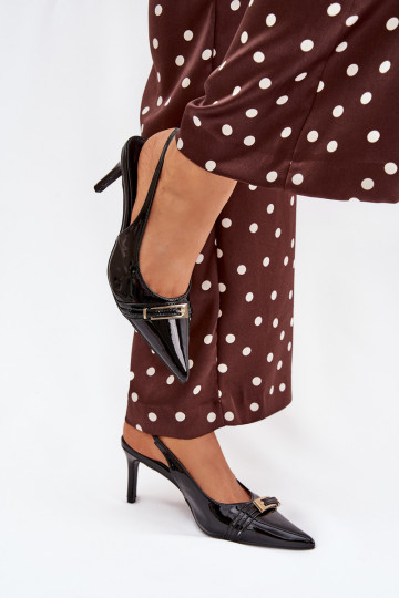 Chaussures noires laquées avec fins talons et boucles dorées Vivae 2