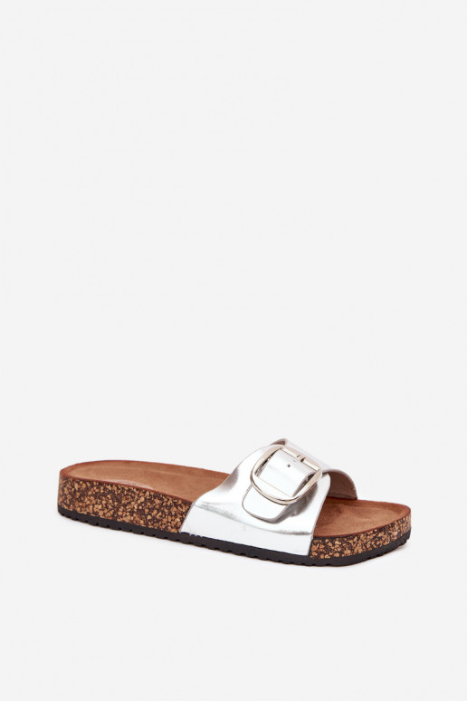 Pantoufles pour femmes avec une plateforme avec boucles couleur argent Vianara Pantoufles pour femmes avec une plateforme avec boucles couleur argent Vianara