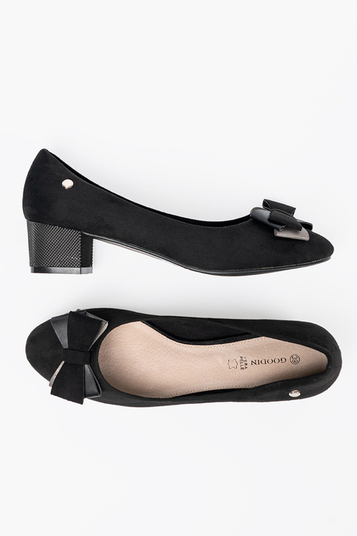 couleur noire talons hauts avec un arc sur le talon couleur noire talons hauts avec un arc sur le talon