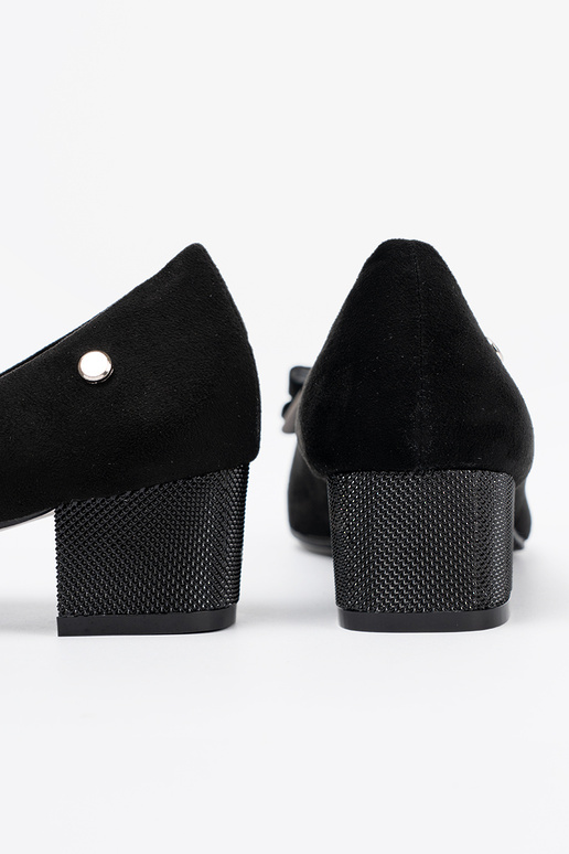 couleur noire talons hauts avec un arc sur le talon couleur noire talons hauts avec un arc sur le talon