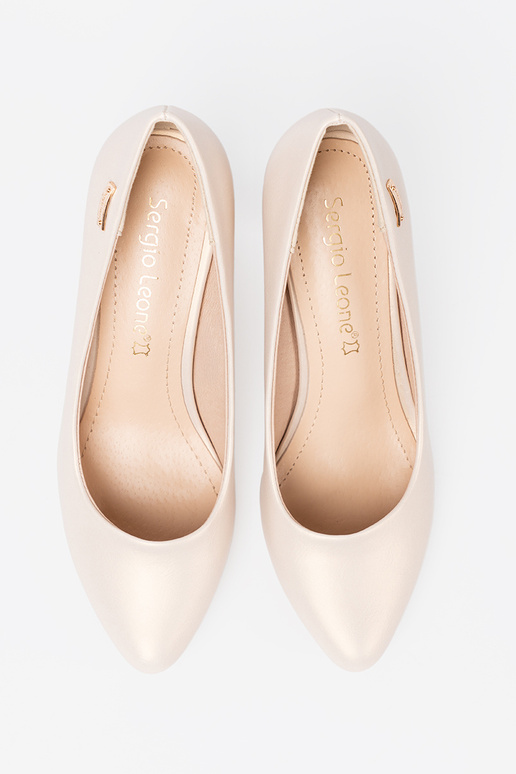 Chaussures beige sur le talon Sergio Leone