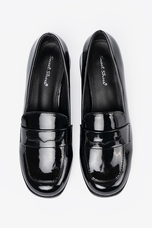 couleur noire mocassins sur des talons hauts