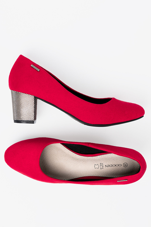 couleur rouge talons hauts na argentm słupku couleur rouge talons hauts na argentm słupku