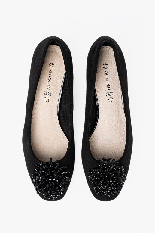 couleur noire talons hauts z ozdobną broszką z koralikóÀ