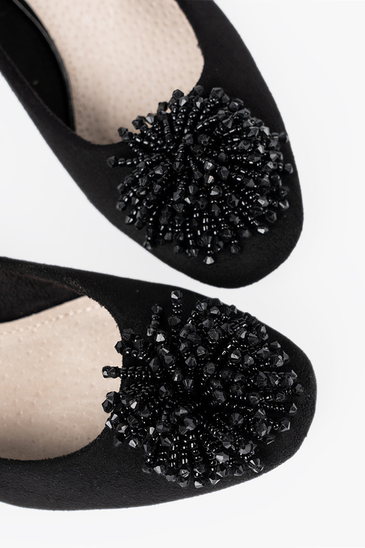 couleur noire talons hauts z ozdobną broszką z koralikóÀ