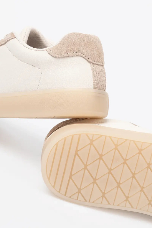 Chaussures décontractées pour femmes couleur blanche-beige