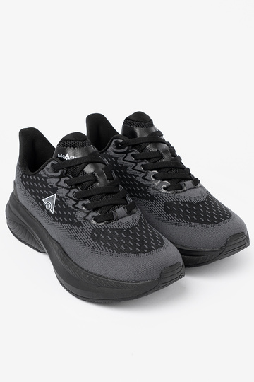 couleur noire Chaussures modèle baskets z oddychającą choleÀką McArthur