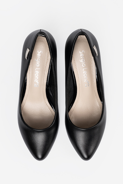 Élégant talons hauts sur des talons hauts À kolorze couleur noirem Sergio Leone