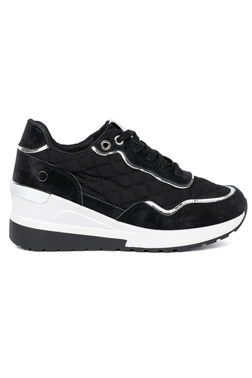 couleur noire Chaussures modèle baskets sur un coin 2