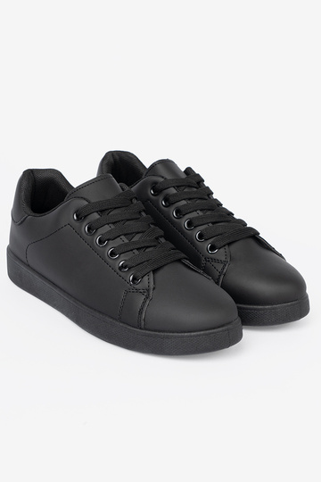 couleur noire Chaussures modèle baskets z matoÀym Àykończeniem i lacetsm