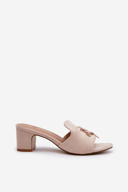 Pantoufles pour femmesen daim écologiqueu avec des talons beige Jemenna Pantoufles pour femmesen daim écologiqueu avec des talons beige Jemenna