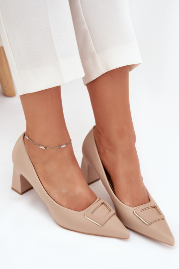 Chaussures avec des talons décorer avec boucles Nude Seriva