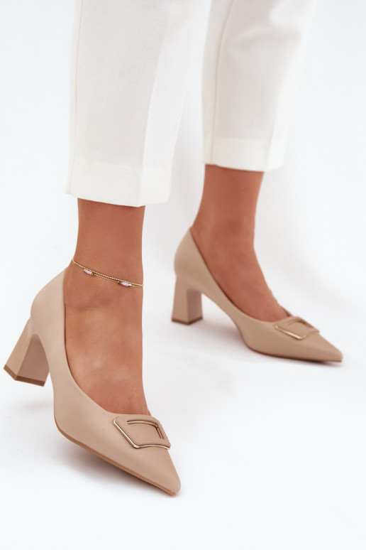 Chaussures avec des talons décorer avec boucles Nude Seriva Chaussures avec des talons décorer avec boucles Nude Seriva