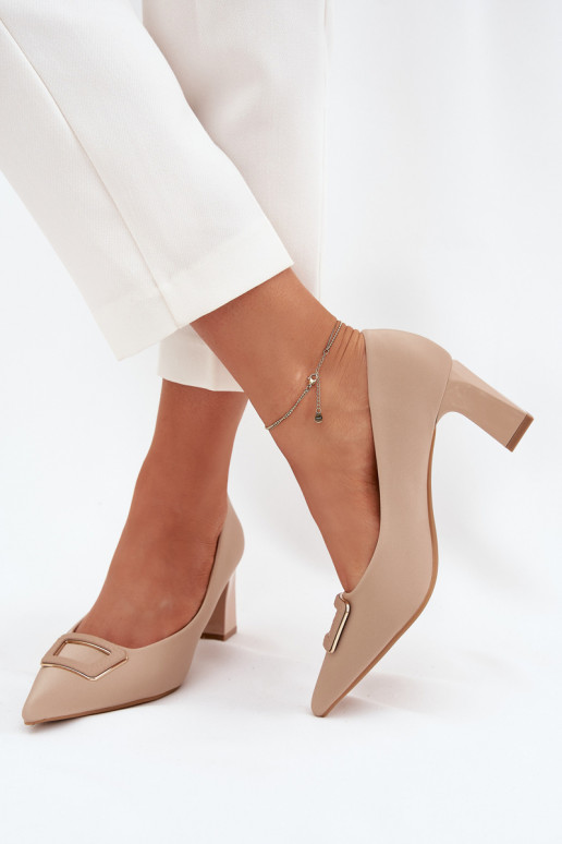 Chaussures avec des talons décorer avec boucles Nude Seriva Chaussures avec des talons décorer avec boucles Nude Seriva