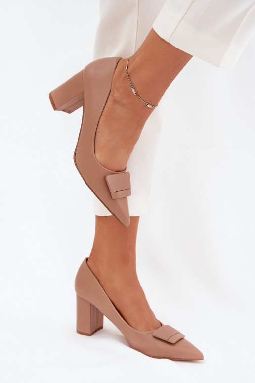 Chaussures avec des talons avec des ornements beige Celira Chaussures avec des talons avec des ornements beige Celira