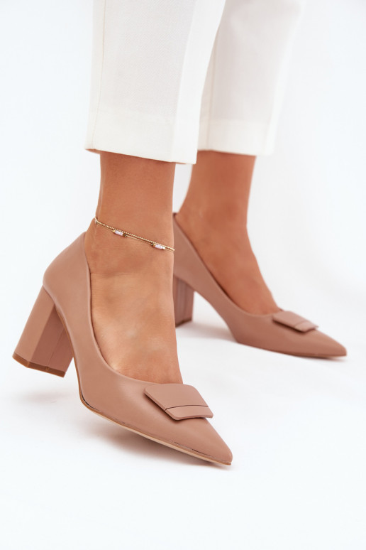 Chaussures avec des talons avec des ornements beige Celira Chaussures avec des talons avec des ornements beige Celira