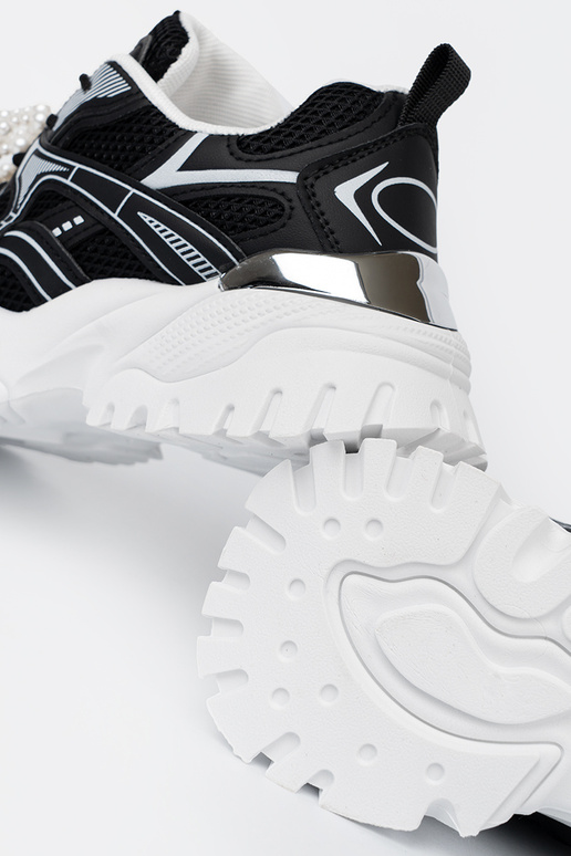 couleur noire Chaussures modèle baskets z białą kokardą i koralikami