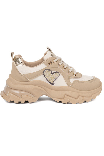 beige Chaussures modèle baskets z ozdobnym dorém cœurm 2