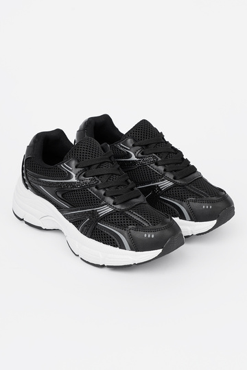 couleur noire Chaussures modèle baskets avec maille i białą podeszÀą