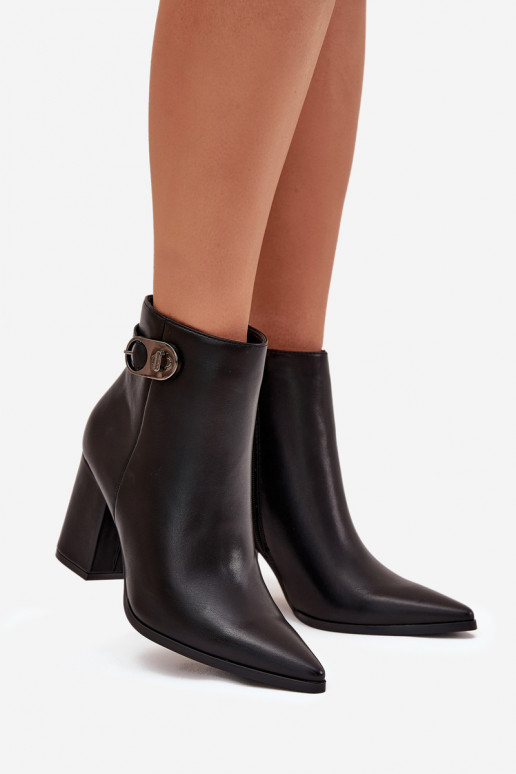 Bottes pour femmes Avec des décorations Detalem couleur noire Tharina