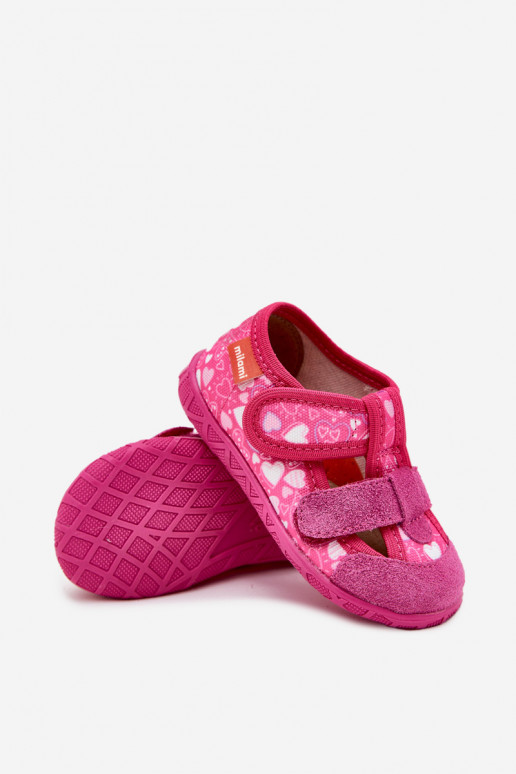 Chaussons Milami Puéril avec attaches adhésives avec des coeurs couleur rose Reathiana