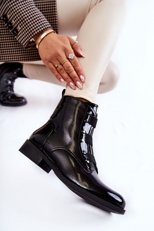 avec effet vernis réchauffer Bottes avec des talons larges couleur noire Geira avec effet vernis réchauffer Bottes avec des talons larges couleur noire Geira