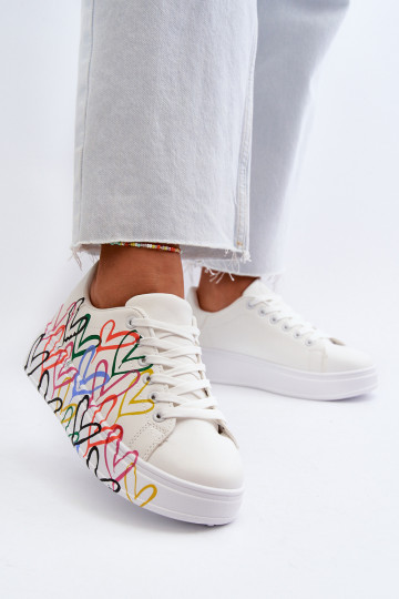 Féminin Chaussures modèle baskets Avec des coeurs couleur blanche Claral