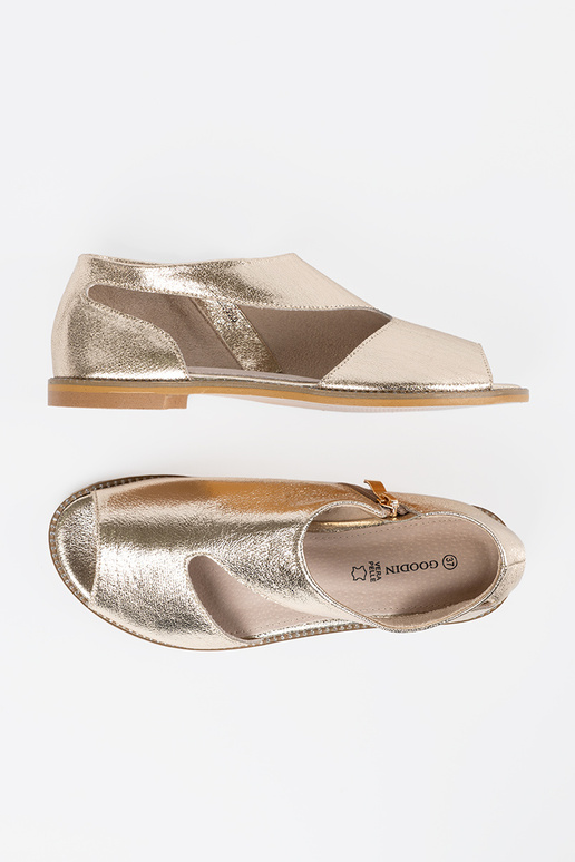 couleur dorée des sandales femmes z Àycięciami