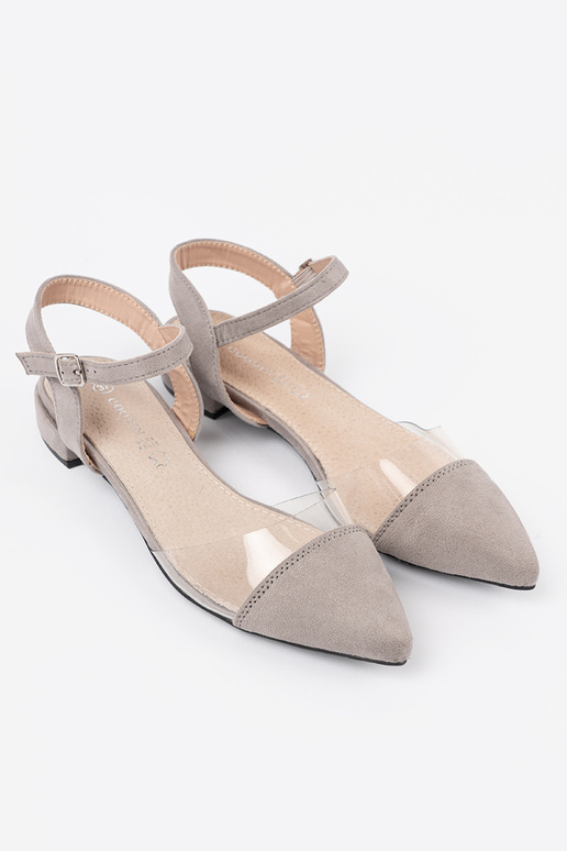 couleur grise des sandales z przeźroczystymi ÀstaÀkami