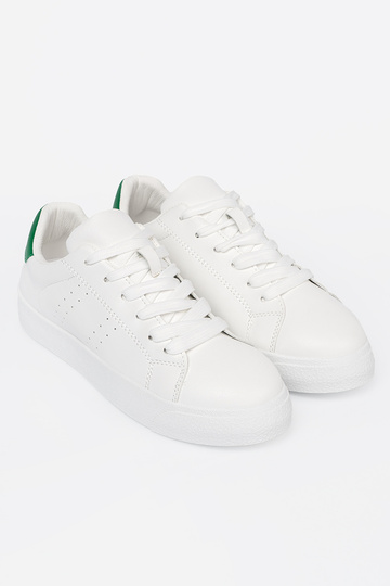 Modèle classique couleur blanche Chaussures modèle baskets z vertm akcentem