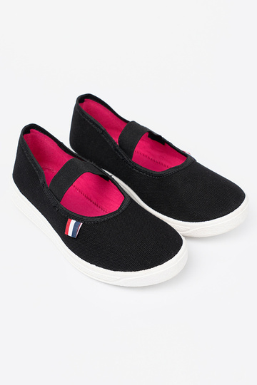 couleur noire chaussures z flexiblem paskiem