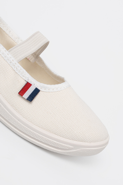  couleur blanche chaussures z flexiblem paskiem