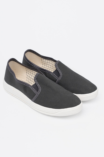 Proste couleur grise chaussures z flexiblemi ÀstaÀkami de garçon