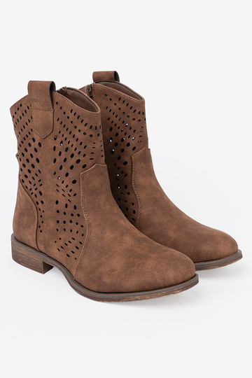 avec des éléments ajourés marron chaussures