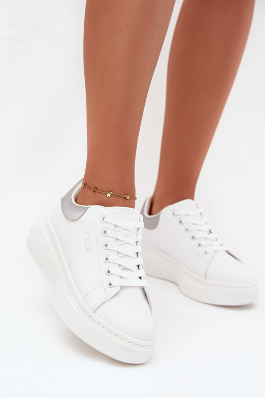 Chaussures modèle baskets Féminin avec une plateforme Big Star SS274245 Blanc-couleur argent