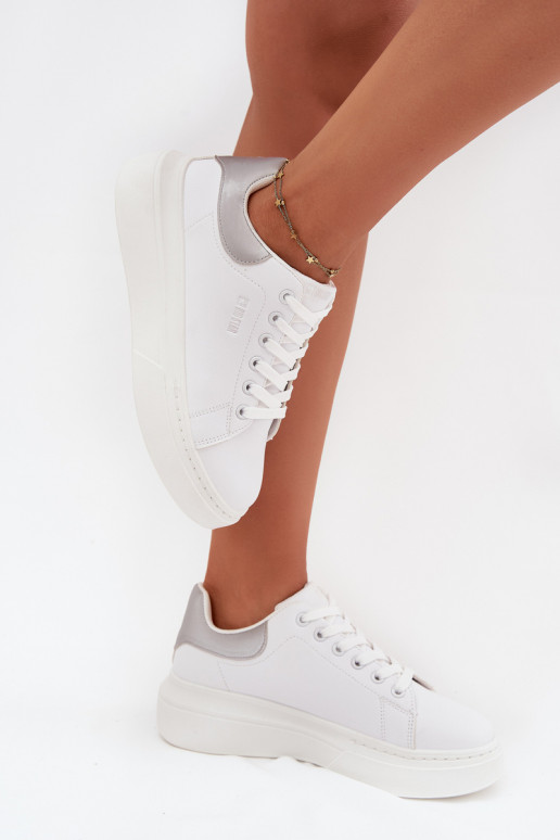 Chaussures modèle baskets Féminin avec une plateforme Big Star SS274245 Blanc-couleur argent