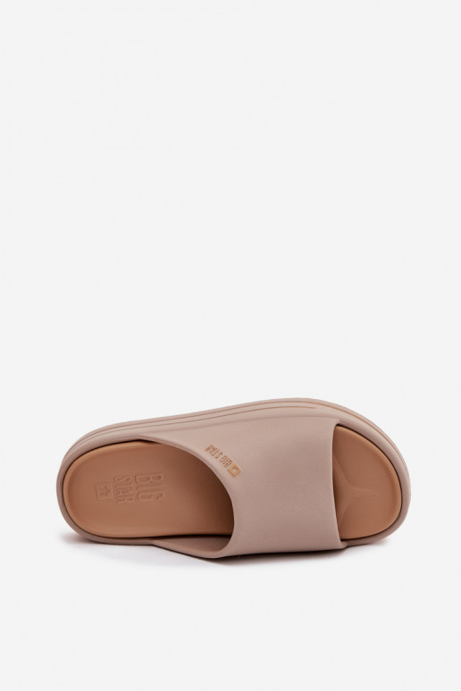 Pantoufles pour femmes avec une plateforme Big Star SS274424 beige